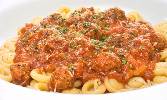 Imagen de Capeletis de carne con salsa bolognesa